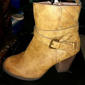 SM/NEW YORK WOMENS BROWN BOOT/BOOTIE